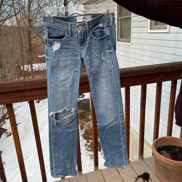 Light Wash Ripped Hollister Jeans - Picture 2 of 7